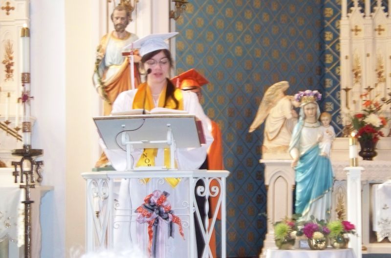 Merina Gordon singing the Responsorial Psalm verses at the Baccalaureate Mass