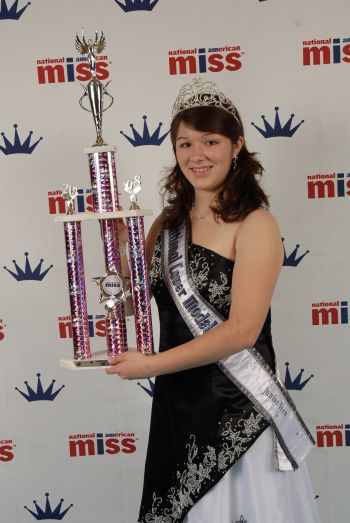 Brittany Gordon wins Cover Model at 2008 NA Miss National Pageant
